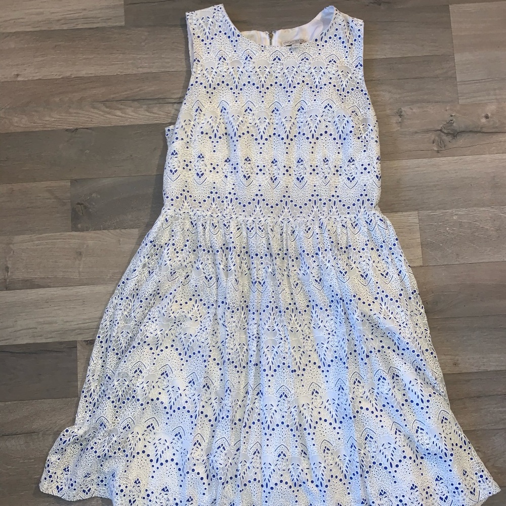 Too the knee, flowy dress